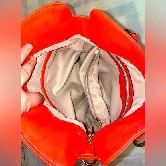 Bright Red Bag  ! - Picture 6 of 6